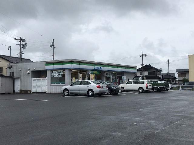 コンビニ　ファミリーマート（コンビニ）まで95m