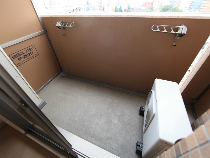 バルコニー　南向きバルコニー　洗濯物が干せます