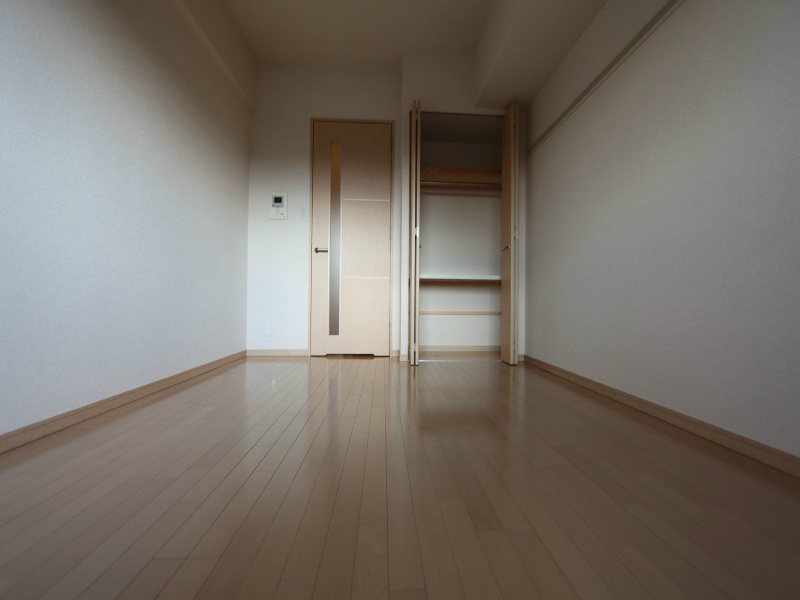 その他部屋・スペース　洋室6.5帖　クローゼット（収納充実してます）