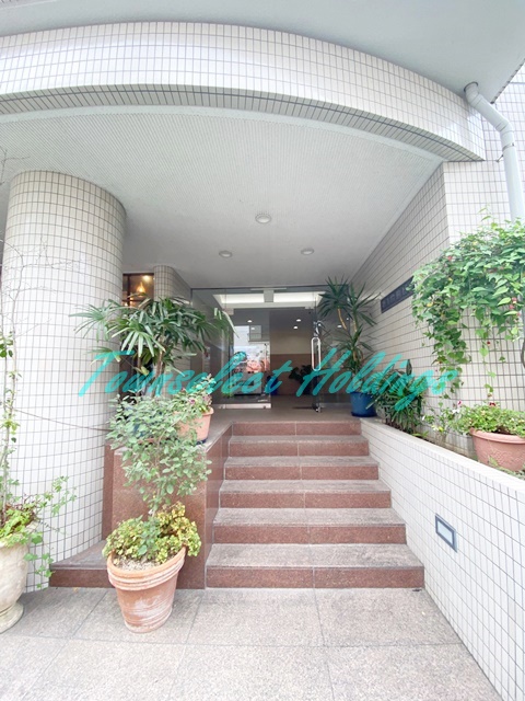 エントランス　清潔感のあるエントランスです♪