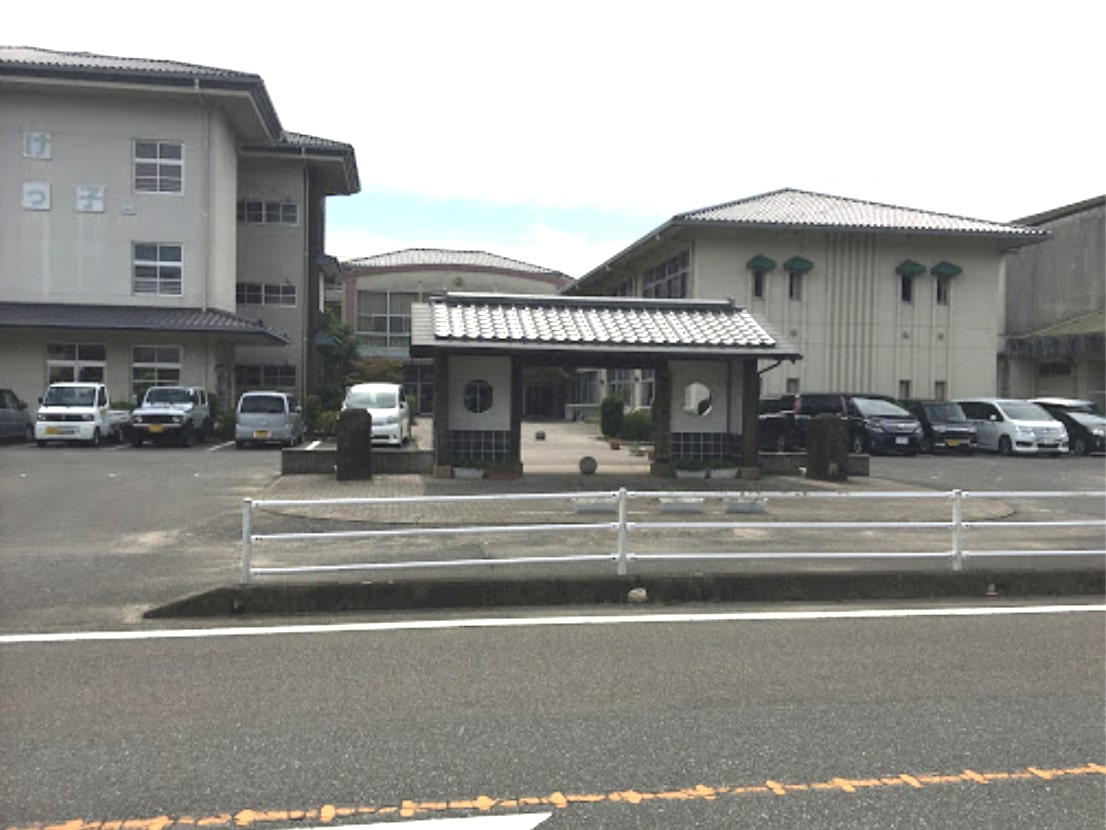 小学校　武雄市立朝日小学校（小学校）まで1450m