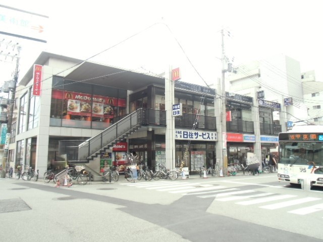 コンビニ　ローソン甲東園駅前店（コンビニ）まで450m