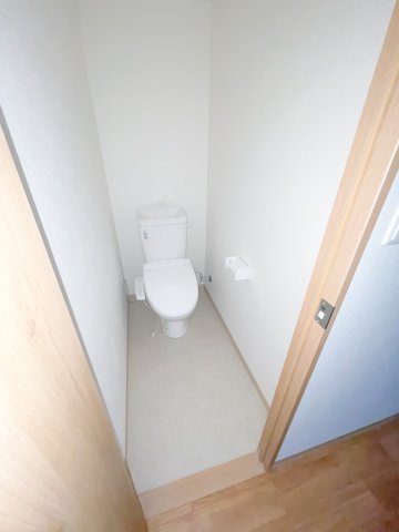 トイレ　清潔感があるトイレです。入るとホッとする、そんな空間。