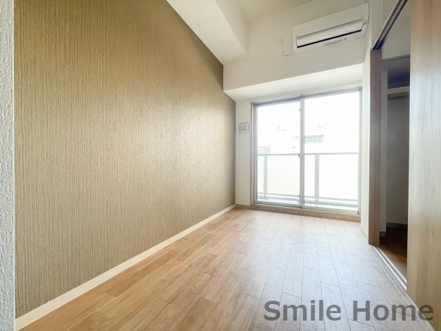 居室・リビング　エアコン付きのお部屋です
