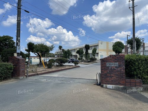 中学校　久留米市立荒木中学校（中学校）まで1194m