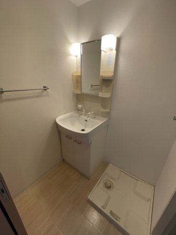 洗面設備　(参考)同マンション同間取り他部屋の写真