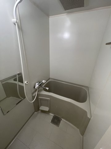 バス・シャワールーム　(参考)同マンション同間取り他部屋の写真