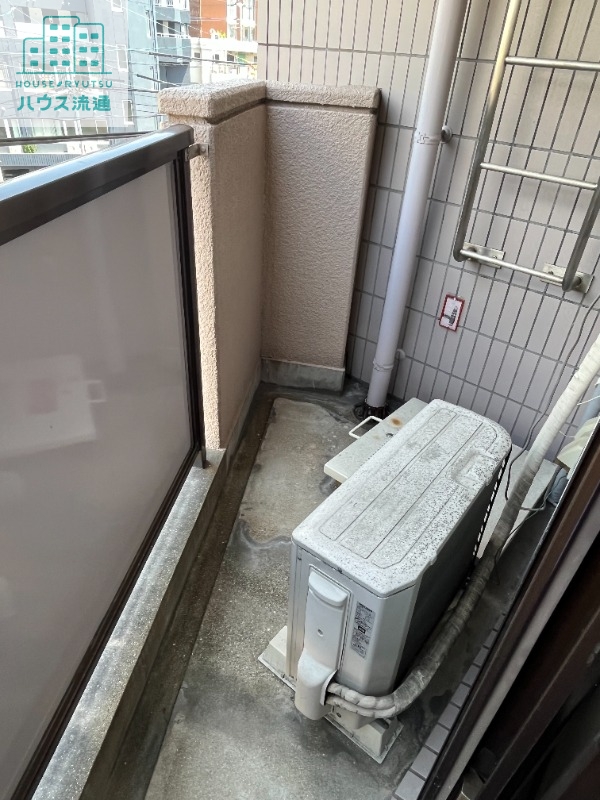 バルコニー　※写真は別号室です。