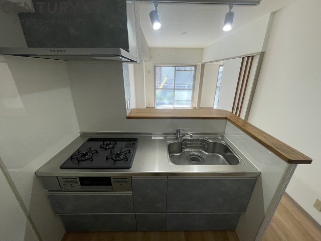 キッチン　収納豊富なカウンターキッチンです♪