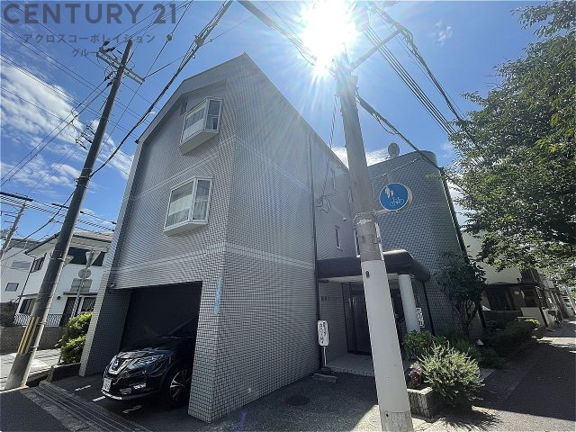 建物外観　駐車場あります☆