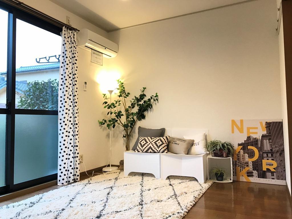 居室・リビング　写真は別号室のものです。