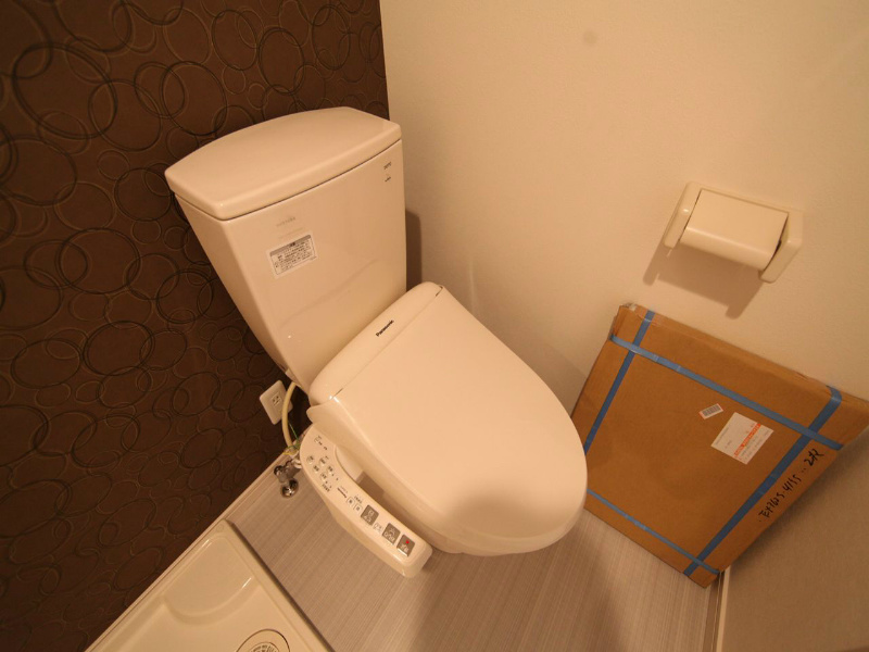トイレ　温水洗浄暖房便座付トイレ