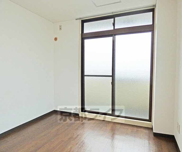 居室・リビング　広々とした室内です。