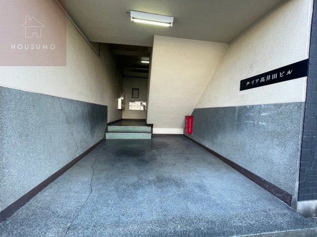 エントランス　ゆとりのあるエントランスです