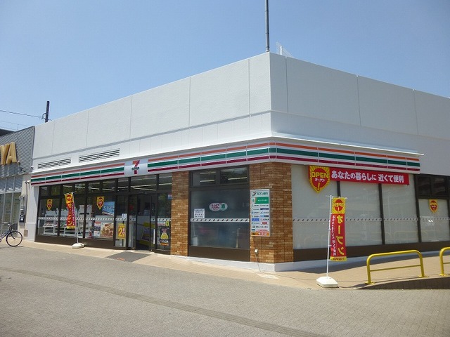 コンビニ　セブンイレブン久喜東鷲宮駅前店（コンビニ）まで660m