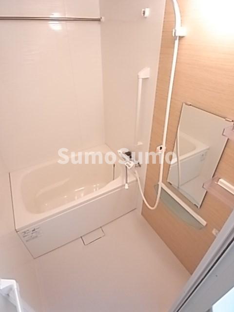 バス・シャワールーム　落ち着いた空間のお風呂です