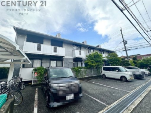 建物外観　敷地内に駐車場あります☆