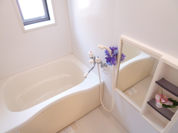 バス・シャワールーム　※写真は２０１です。