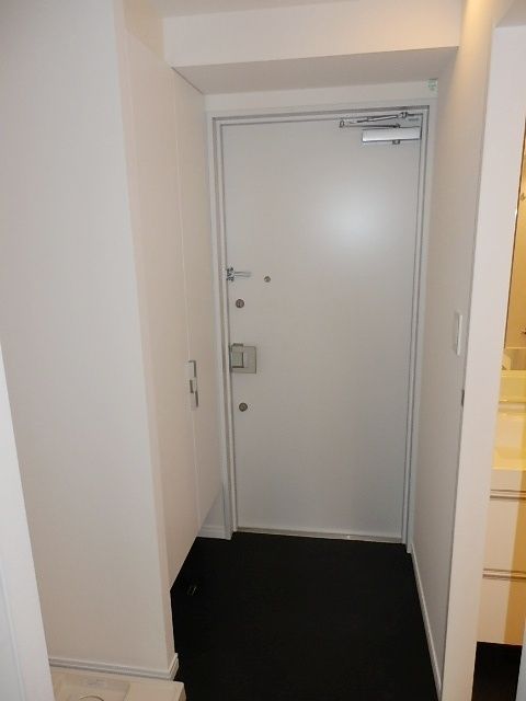 玄関　玄関　シューズボックス