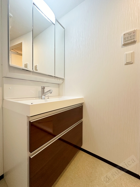 洗面設備　朝の身支度が楽々！！広い洗面＾＾