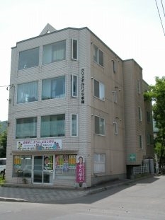 建物外観　近くに大きい建物もなく、日当り抜群です！