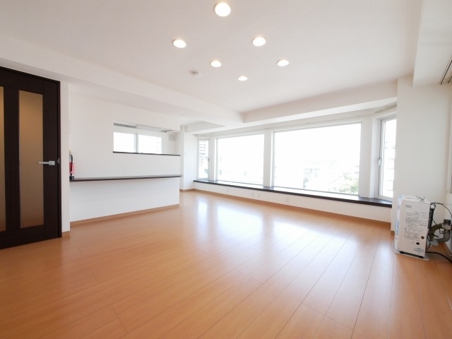 居室・リビング　広々としたリビング部分！