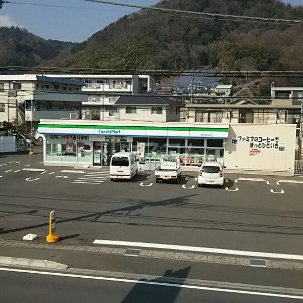コンビニ　ファミリーマート 修善寺温泉店（コンビニ）まで68m