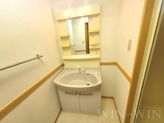 洗面設備　イメージ（同建物内別部屋の写真です）