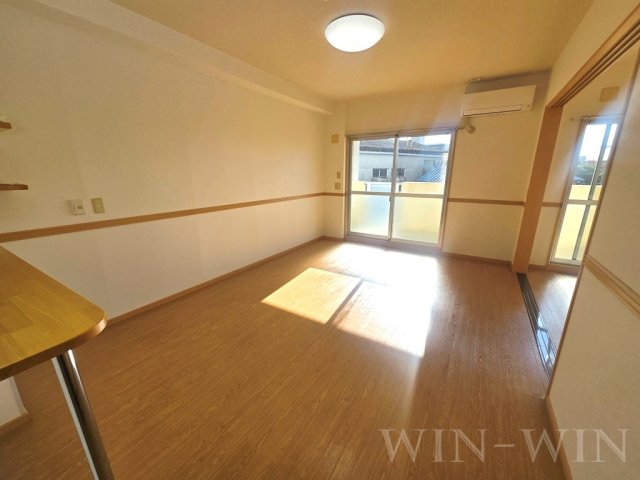 居室・リビング　イメージ（同建物内別部屋の写真です）