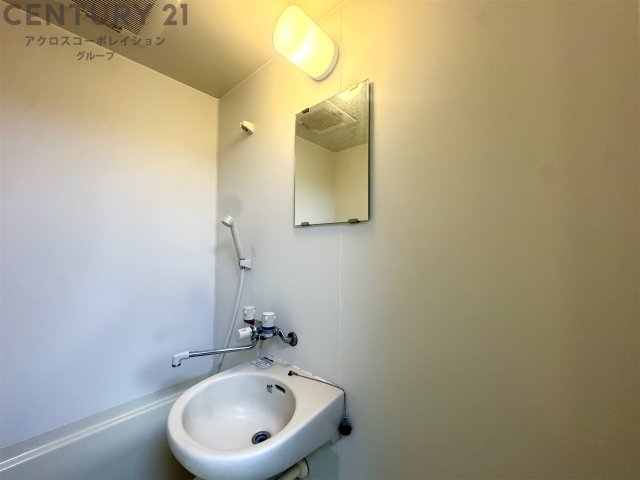 洗面設備　浴室内に洗面台付き！