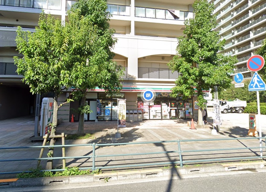 コンビニ　セブンイレブン 足立西新井栄町1丁目店（コンビニ）まで318m