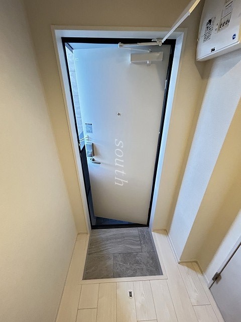 玄関　大きなシューズボックス付き