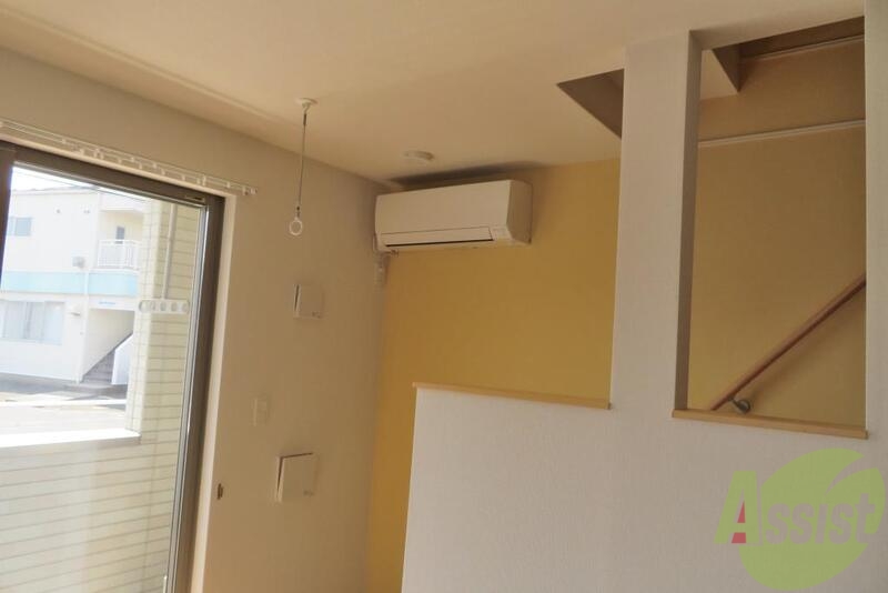 その他設備　エアコンがついていて忙しい朝も快適ですね。