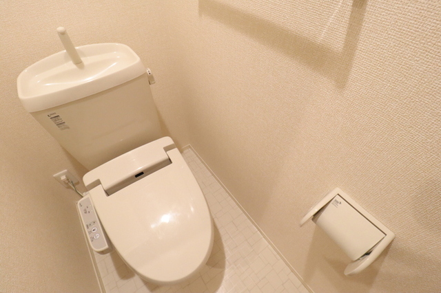 トイレ　温水洗浄暖房便座