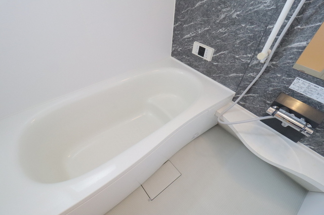 バス・シャワールーム　追い焚き給湯１坪タイプ