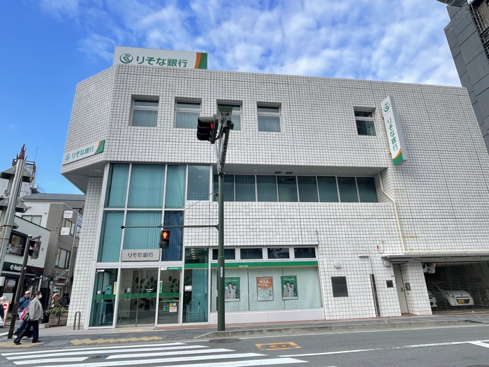 銀行　りそな銀行（銀行）まで395m