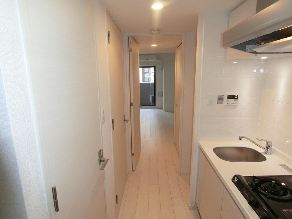 その他部屋・スペース　玄関→室内