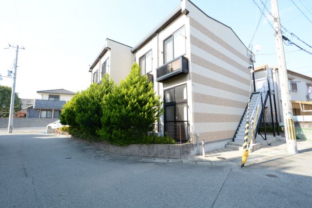 建物外観　カメラ付きインターホン完備☆