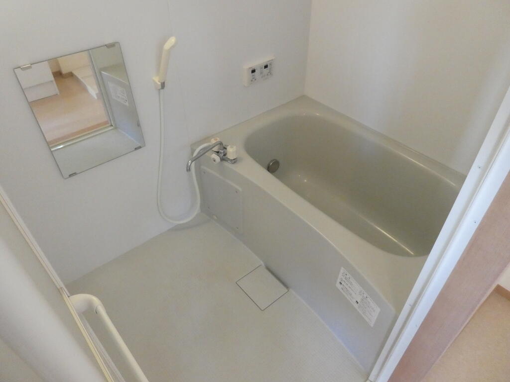 バス・シャワールーム　追い炊き・浴室換気乾燥機付き♪