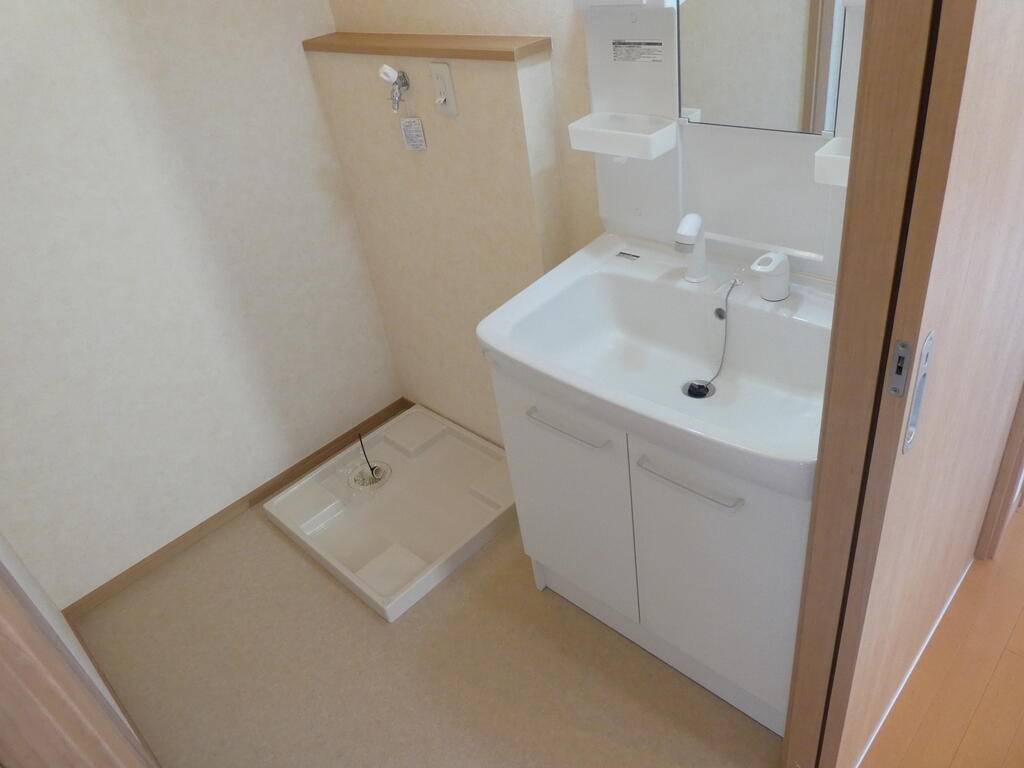 洗面設備　シャワー付き洗面台♪