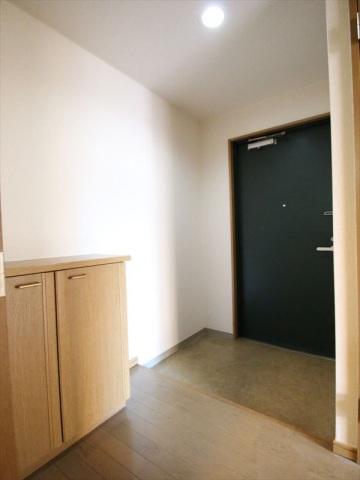 玄関　玄関　シューズボックス完備