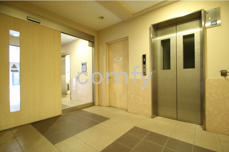 エントランス　エントランスホール