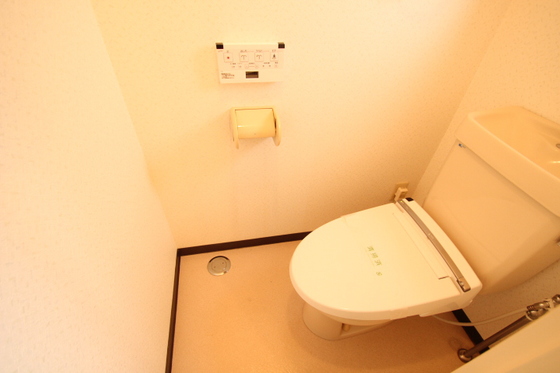 トイレ　※他号室の写真です。