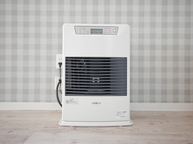 その他　灯油FFストーブです♪