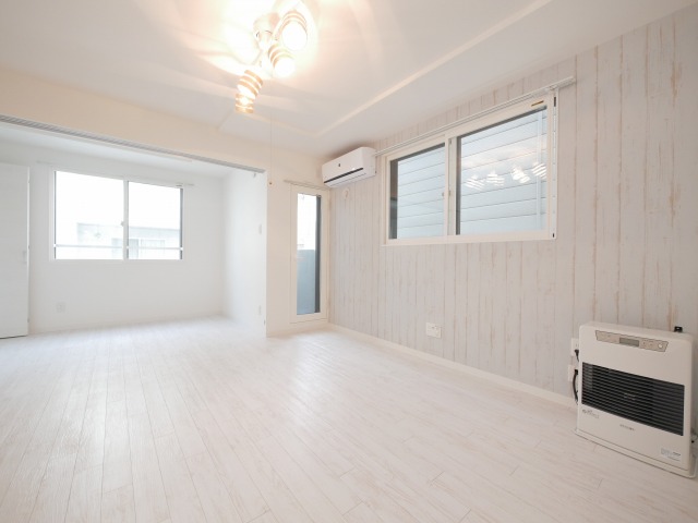 居室・リビング　ネット無料、エアコン完備です♪充実した設備です♪