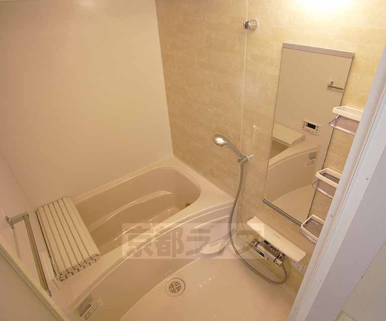 バス・シャワールーム　広くてゆったり出来る空間です