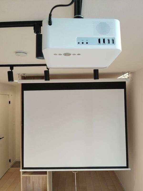 その他　プロジェクターロールスクリーン