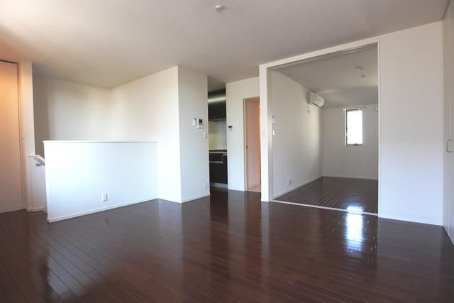 その他部屋・スペース　★広々リビングでゆったり★