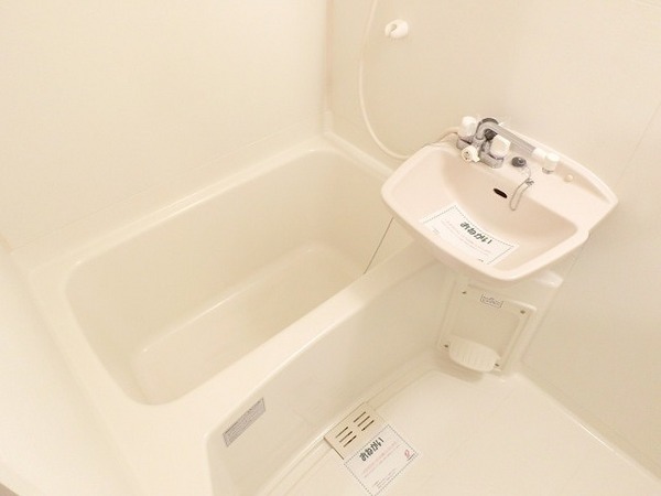 バス・シャワールーム　きれいな浴室です！