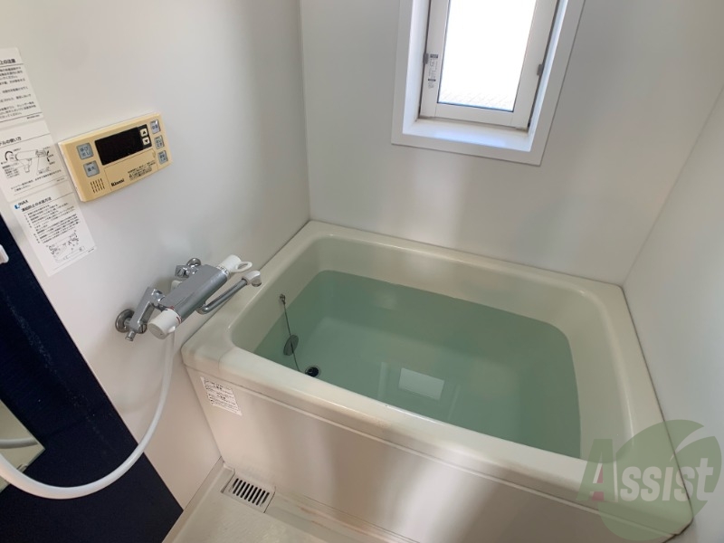 バス・シャワールーム　お風呂もキレイで、追焚が付いているので使い勝手が良いですね。